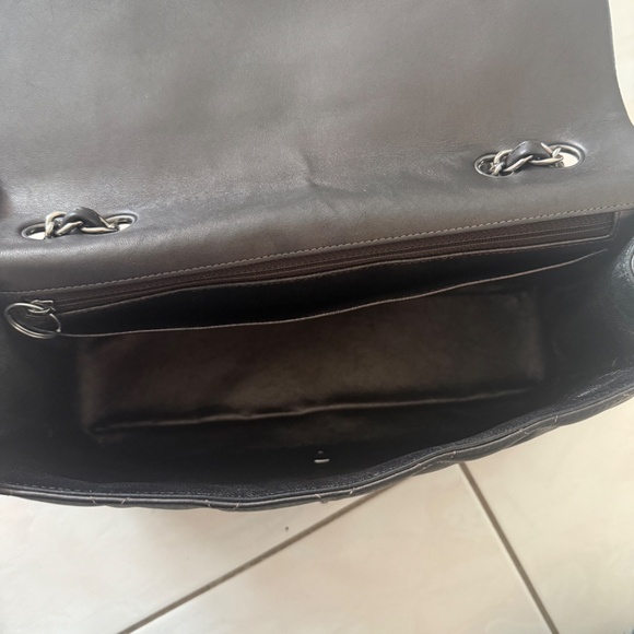 NWOT authentic CHANEL classic flap bag - Picture 6 of 8